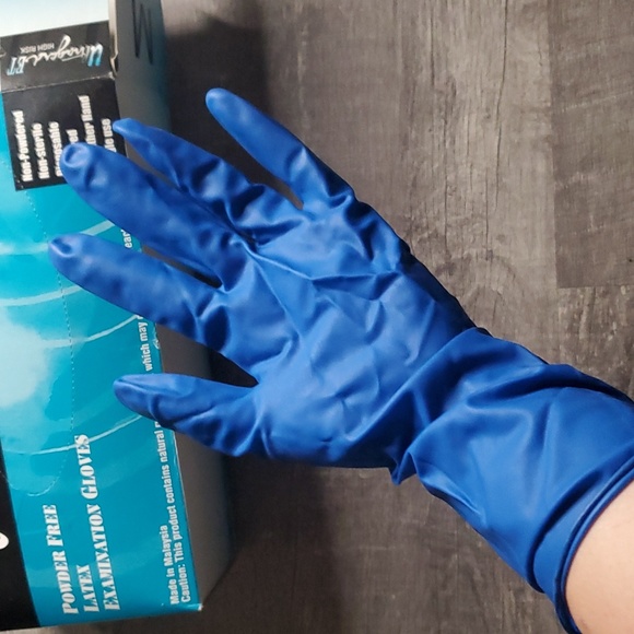 Latex Gloves Powder Free - Picture 2 of 4